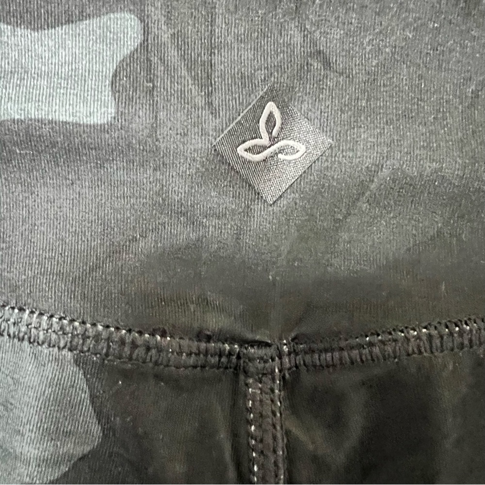 Prana Electa Shorts II Black Camo Size Small - Picture 8 of 14